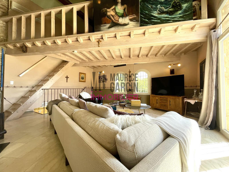 Maison - 415 m² - 14 pièces