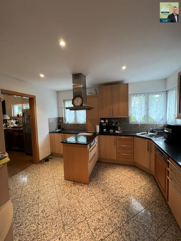 Maison - 349 m² - 12 pièces