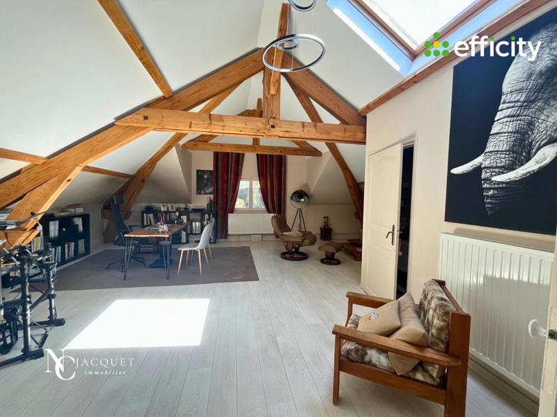 Maison - 275 m² - 7 pièces