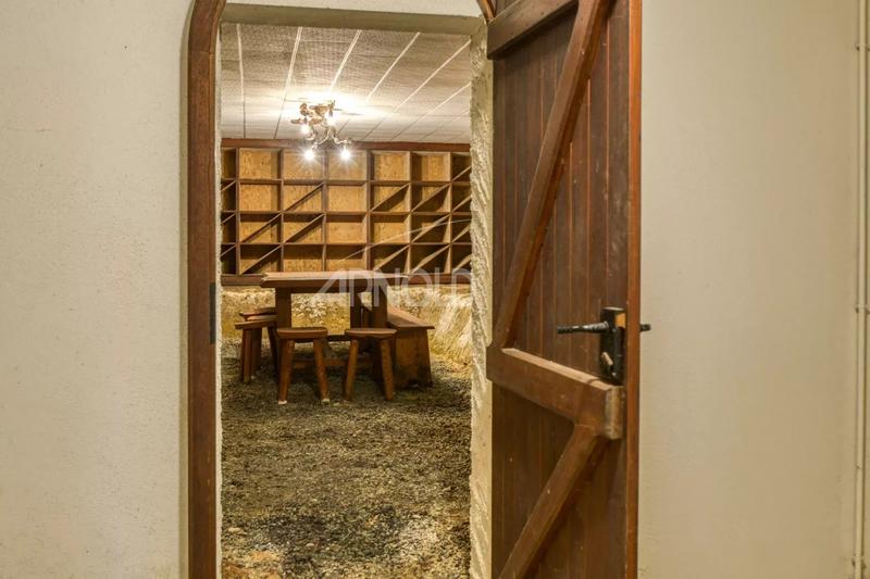 Maison - 336 m² - 7 pièces