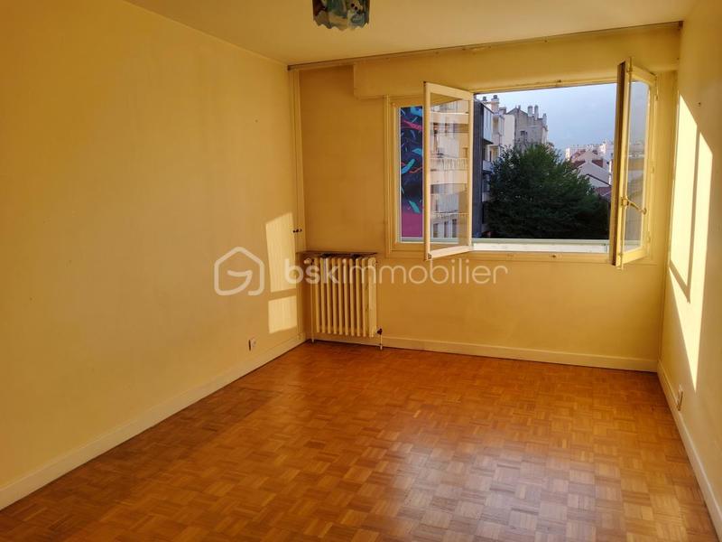 Appartement - 100 m² - 4 pièces