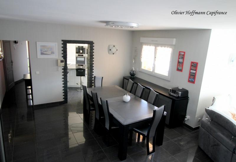 Maison - 234 m² - 9 pièces