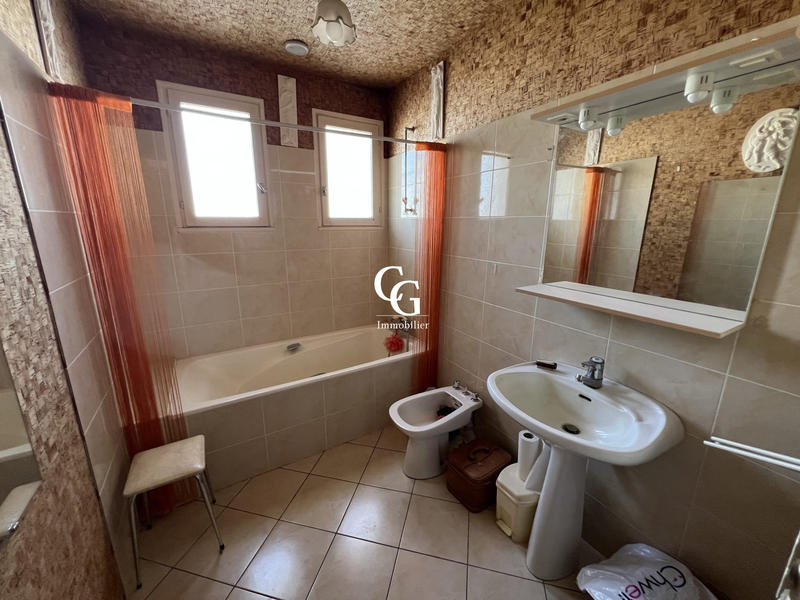 Maison - 208 m² - 6 pièces