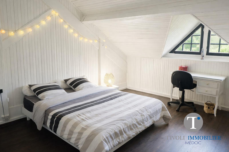 Maison - 235 m² - 7 pièces