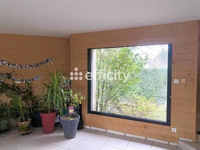 Maison - 236 m² - 7 pièces