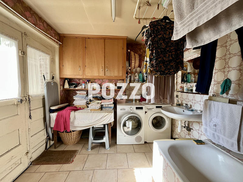 Maison - 250 m² - 12 pièces