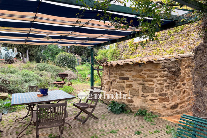 Maison en pierre - 275 m² - 11 pièces