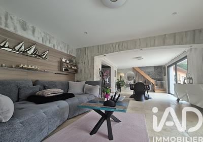 Maison - 166 m² - 5 pièces