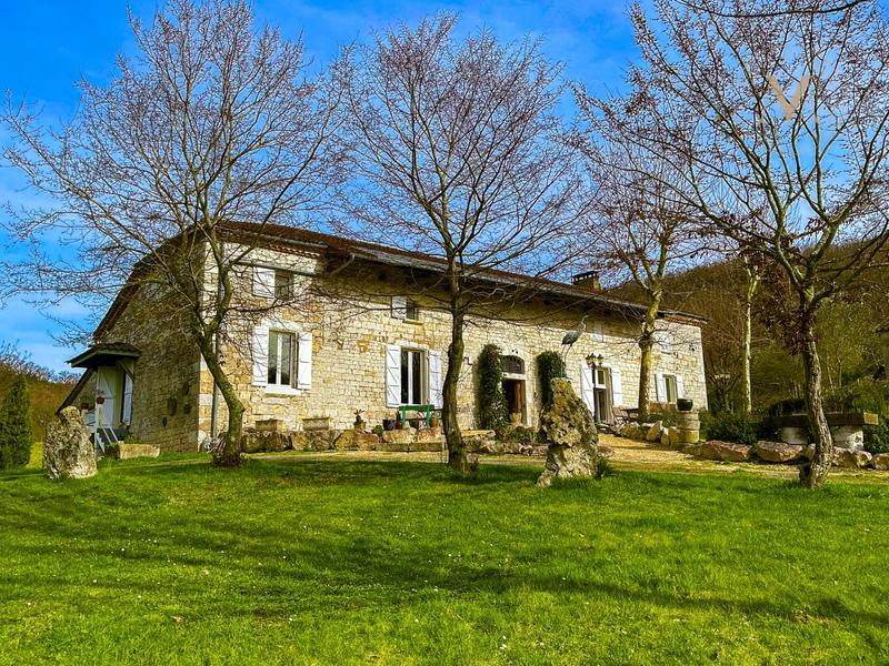 Haras - 388 m² - 12 pièces