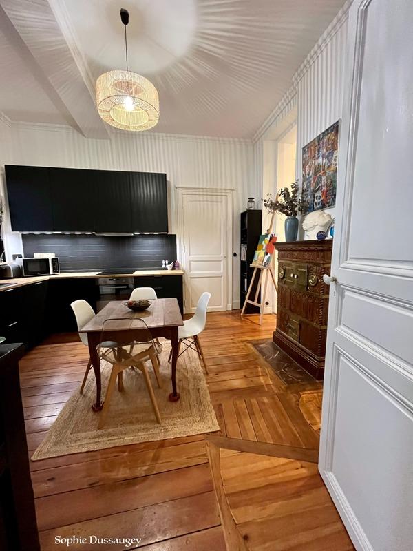 Appartement bourgeois - 147 m² - 5 pièces