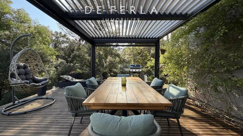 Maison - 196 m² - 7 pièces