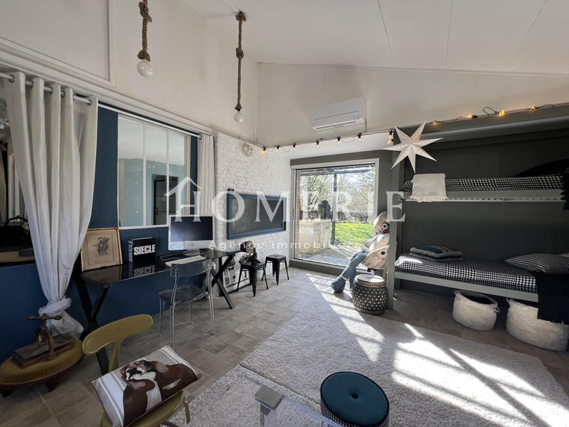 Maison - 215 m² - 7 pièces