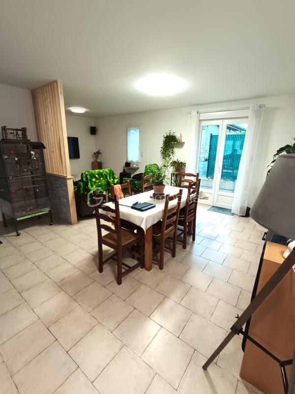 Maison traditionnelle - 75 m² - 3 pièces