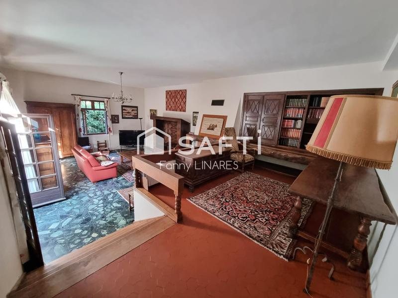 Maison - 224 m² - 8 pièces