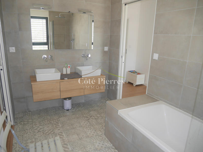 Villa - 200 m² - 5 pièces