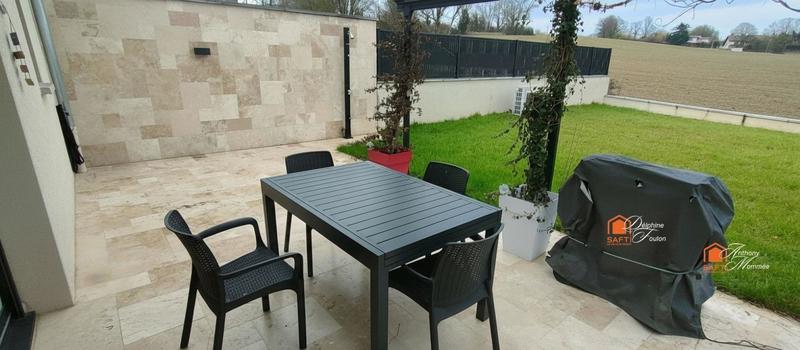 Maison - 90 m² - 4 pièces