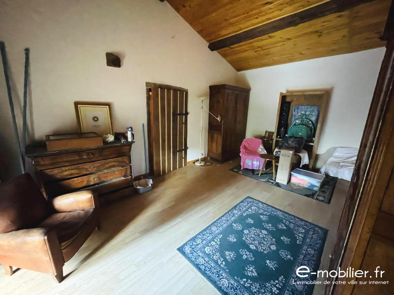 Maison - 184 m² - 8 pièces