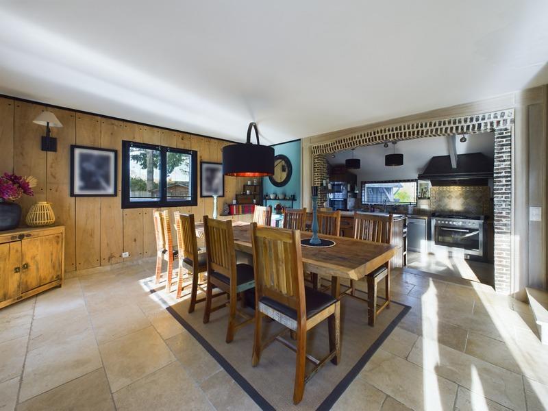 Maison - 180 m² - 6 pièces