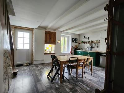 Maison - 102 m² - 6 pièces