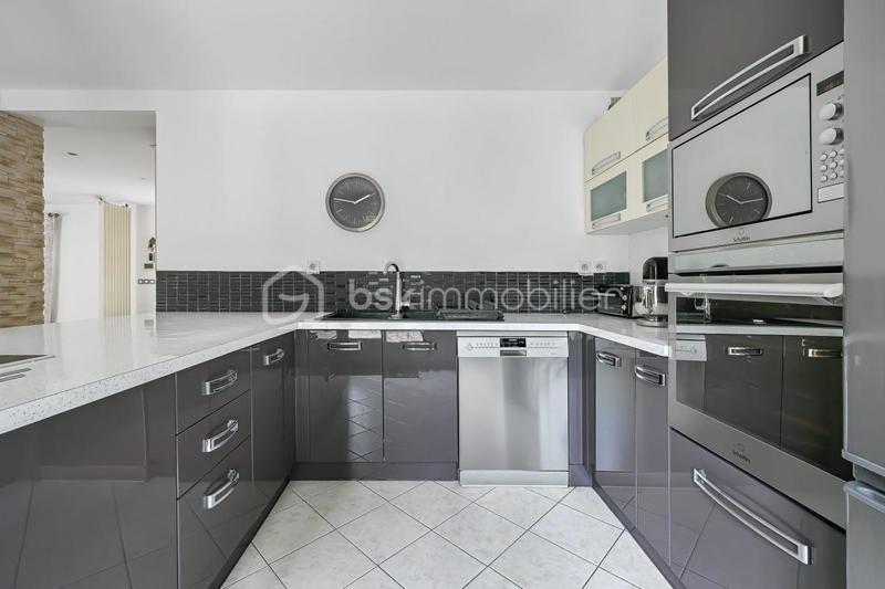 Maison - 146 m² - 7 pièces