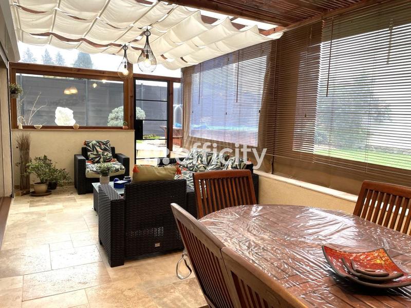 Maison - 140 m² - 6 pièces