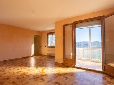 Maison - 83 m² - 4 pièces