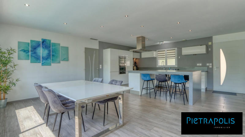 Maison contemporaine - 182 m² - 6 pièces