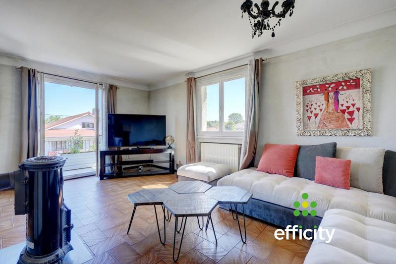 Maison - 200 m² - 7 pièces