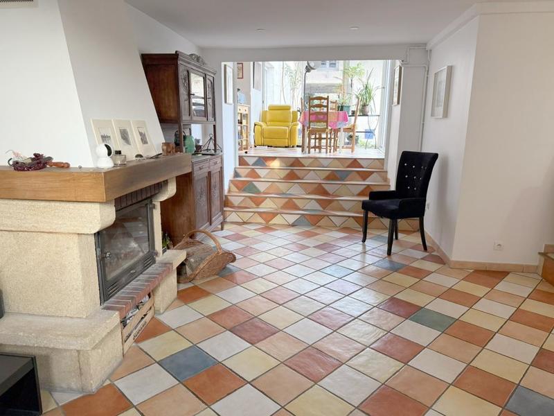 Maison - 250 m² - 10 pièces