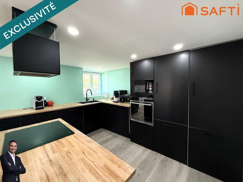 Maison - 163 m² - 8 pièces