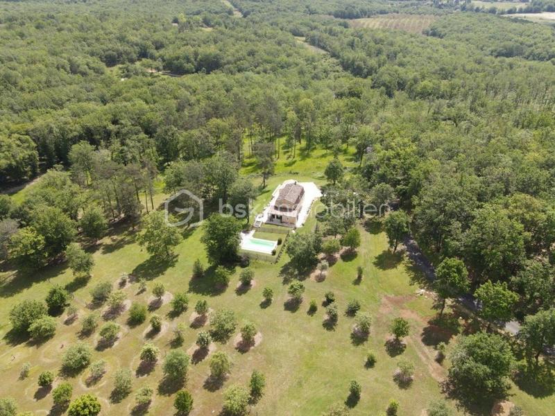 Propriété - 105 m² - 4 pièces