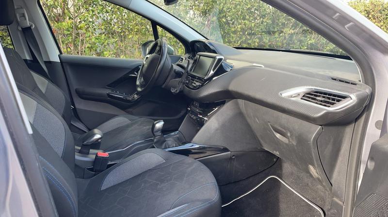 Peugeot 2008 I 1.2 PureTech 110 Signature