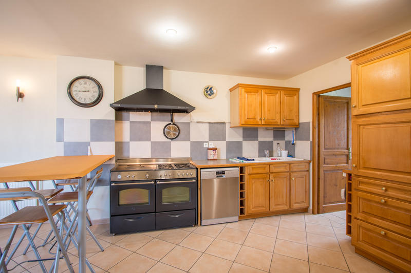 Maison - 208 m² - 8 pièces