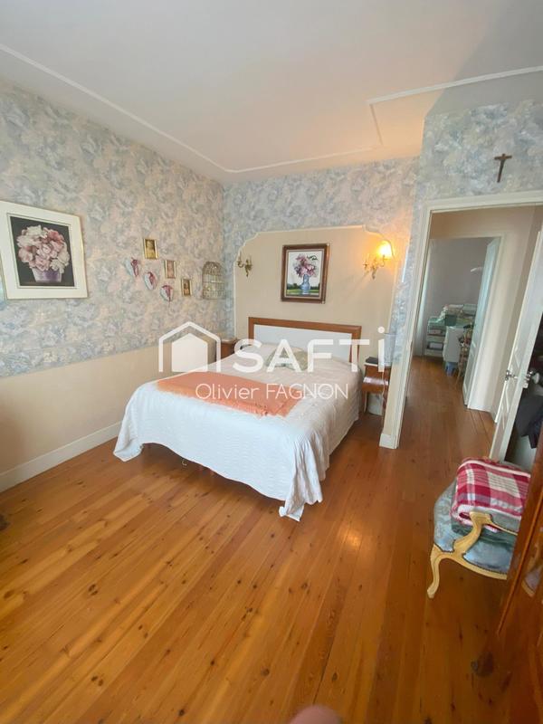 Maison - 215 m² - 10 pièces