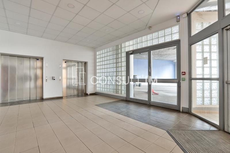 Bureau - 3 472 m²