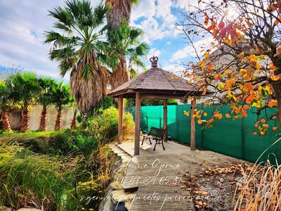 Demeure - 230 m² - 9 pièces