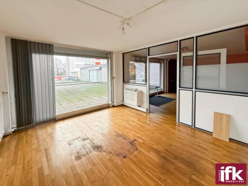 Local commercial - 180 m² - 8 pièces