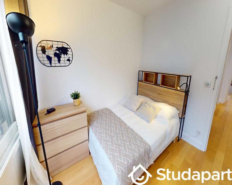 Chambre - 90 m² - 1 pièce