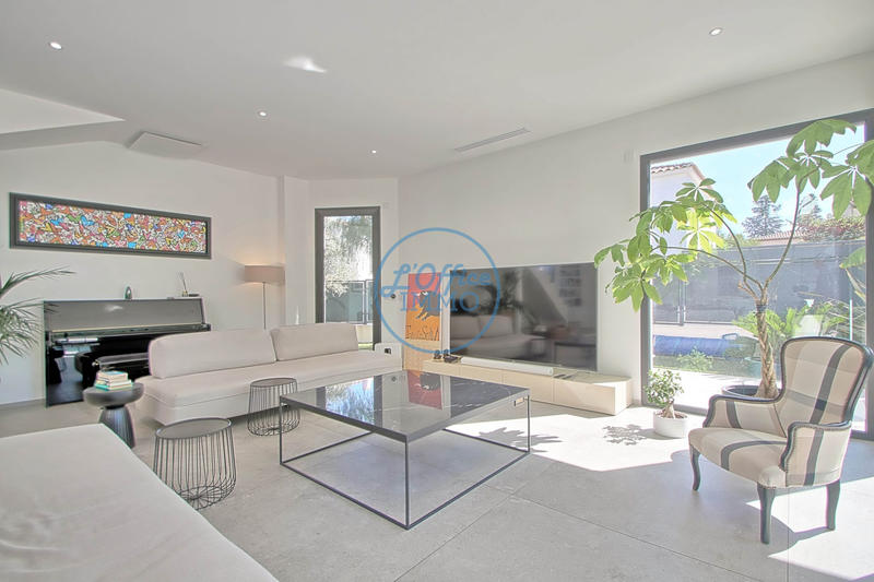 Maison - 180 m² - 5 pièces