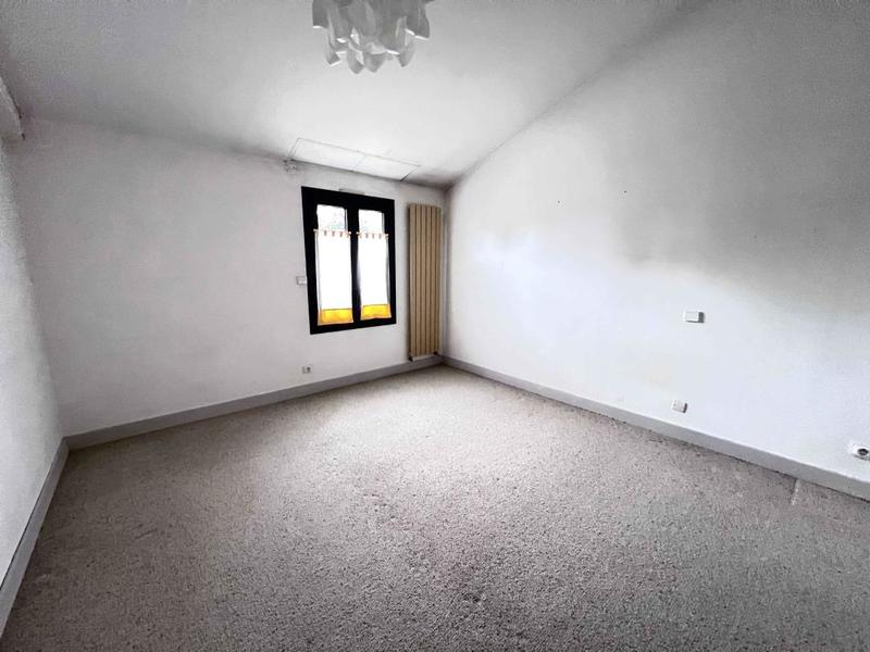 Maison - 180 m² - 5 pièces