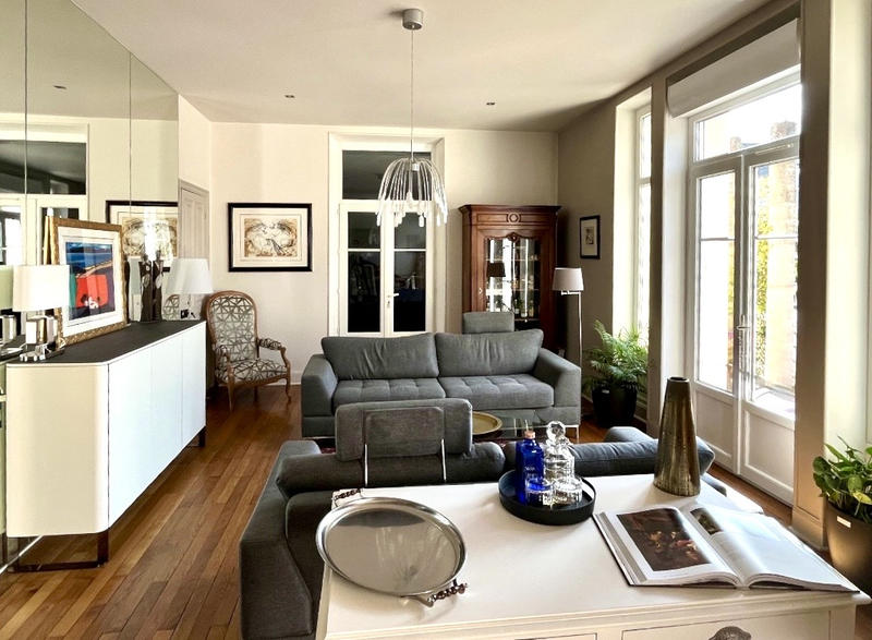 Maison - 262 m² - 10 pièces