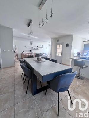 Maison - 254 m² - 7 pièces