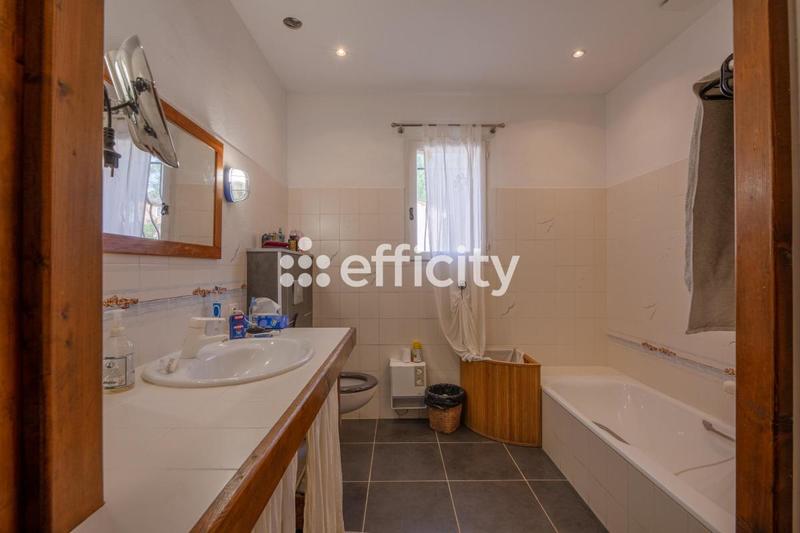 Maison - 141 m² - 5 pièces