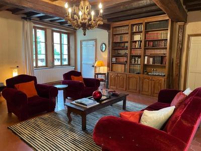 Maison - 285 m² - 10 pièces