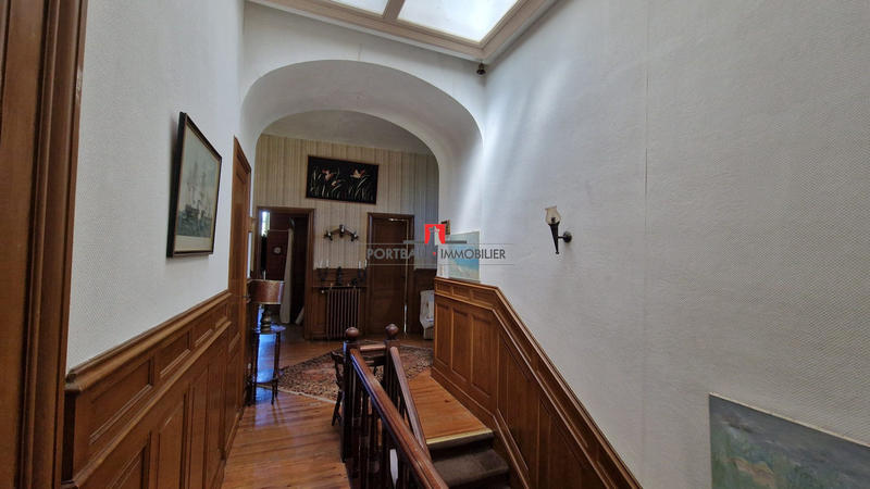 Maison - 354 m² - 10 pièces