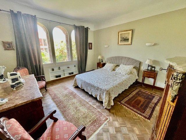 Maison bourgeoise - 300 m² - 5 pièces