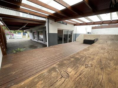 Maison - 310 m² - 8 pièces