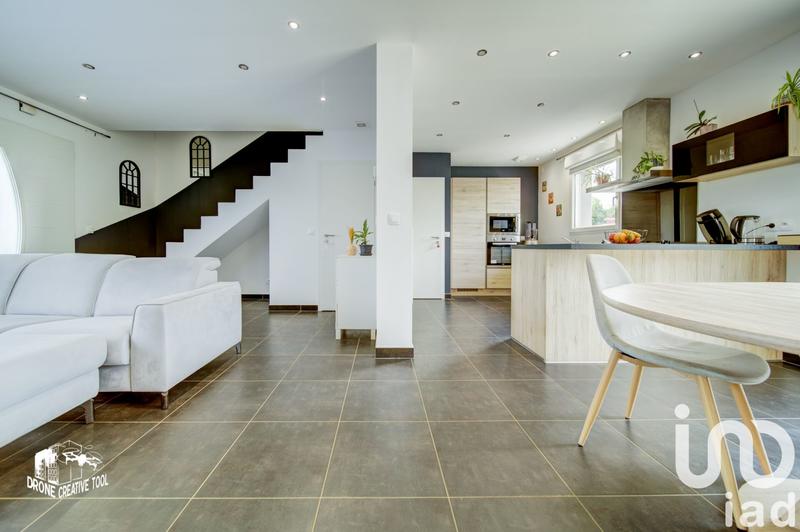 Maison - 93 m² - 5 pièces