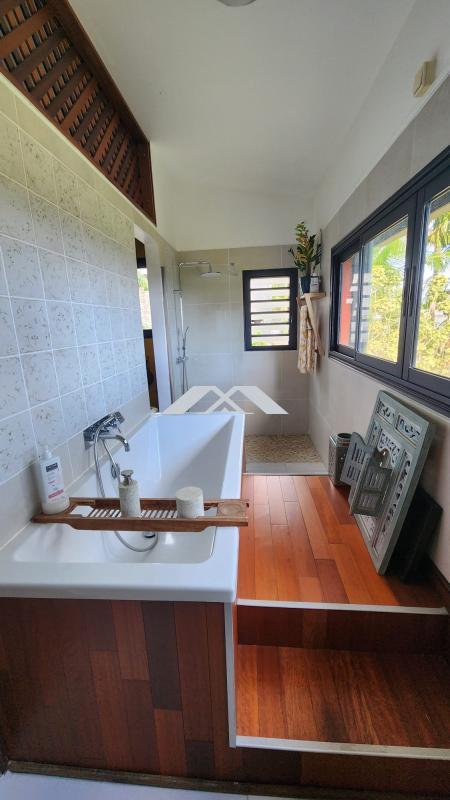 Villa - 169 m² - 6 pièces