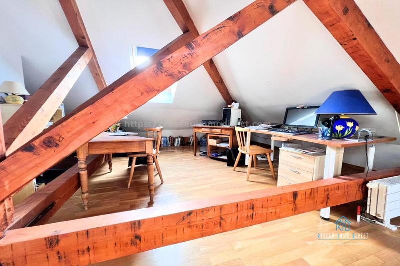 Maison traditionnelle - 222 m² - 7 pièces